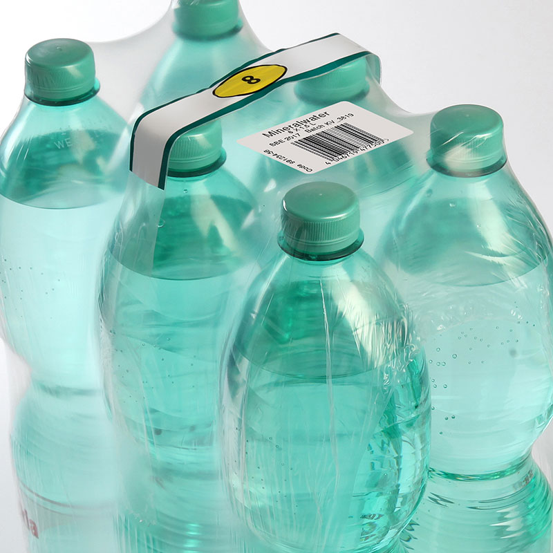 Etikettierung einer Schrumpffolien-Verpackung