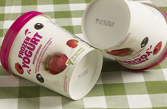 Códigos do Best Before nas cubas de iogurte congelado