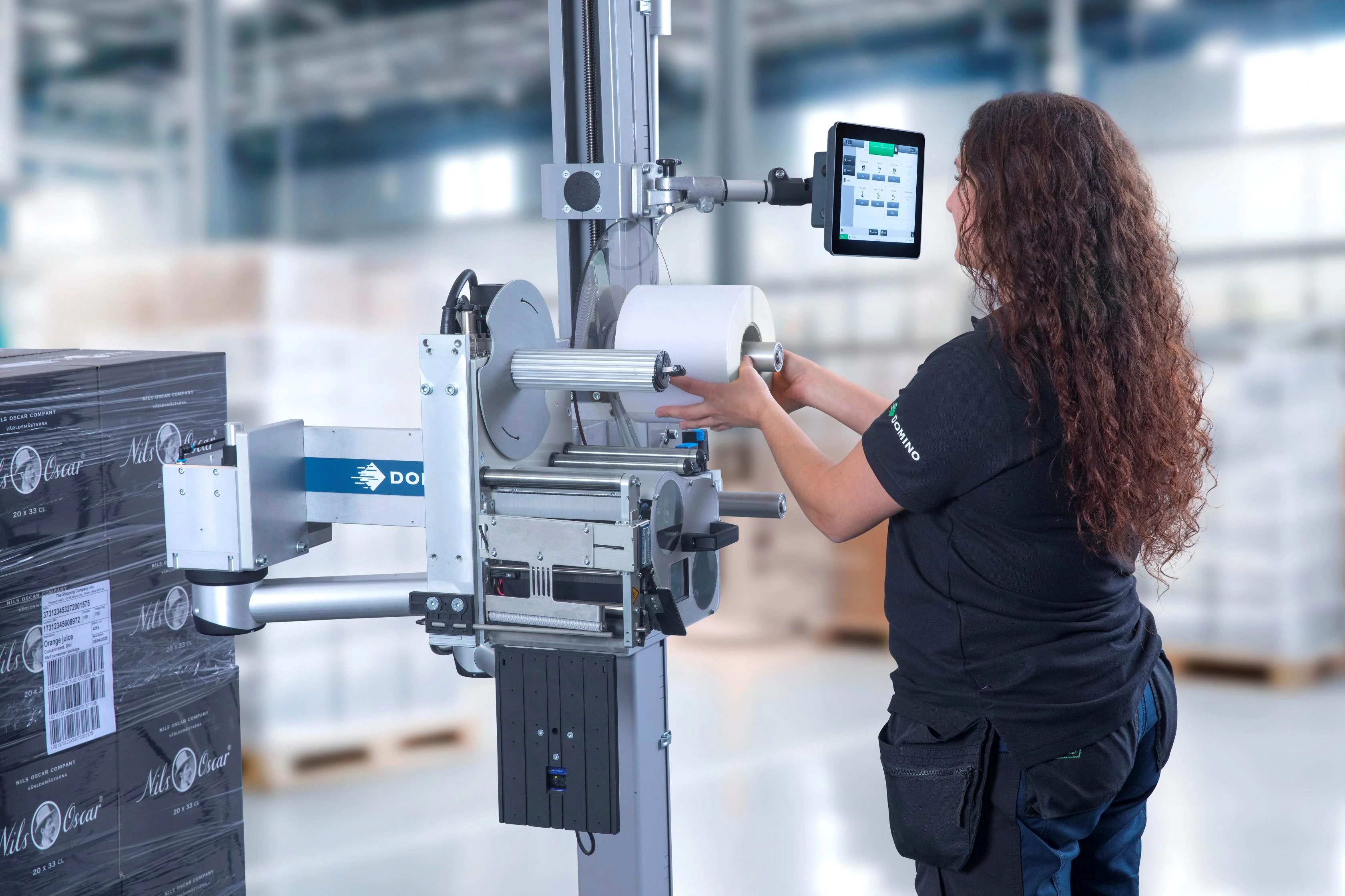 Mx350i-eP easy, and safe access for label roll replacement