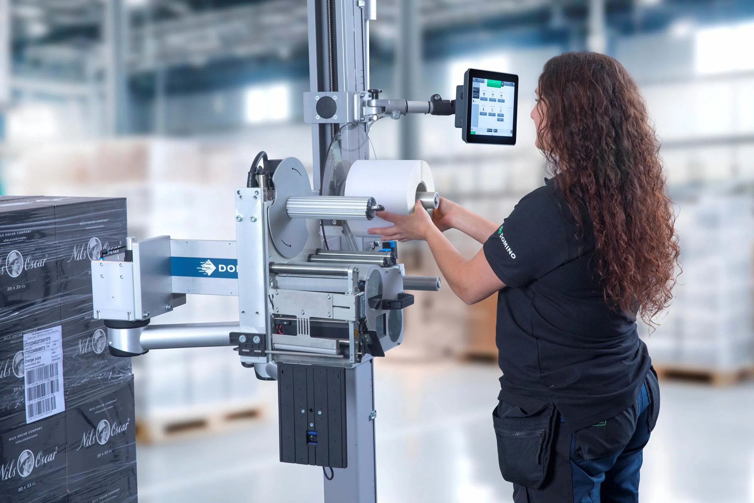 Mx350i-eP easy, and safe access for label roll replacement