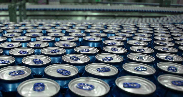 Beverage soft drink factory canning in thousands of aluminum cans