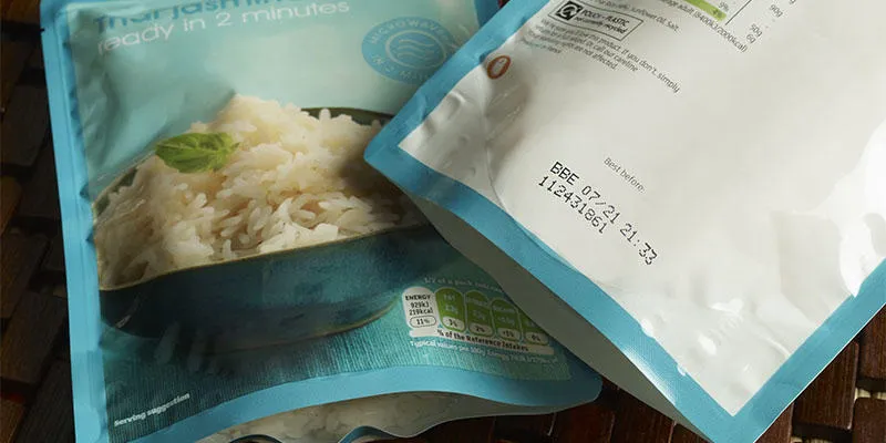 신선 식품 파우치에 마킹된 유통기한