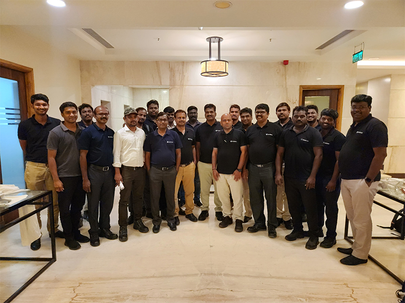 Domino-IN-DynamicTeams