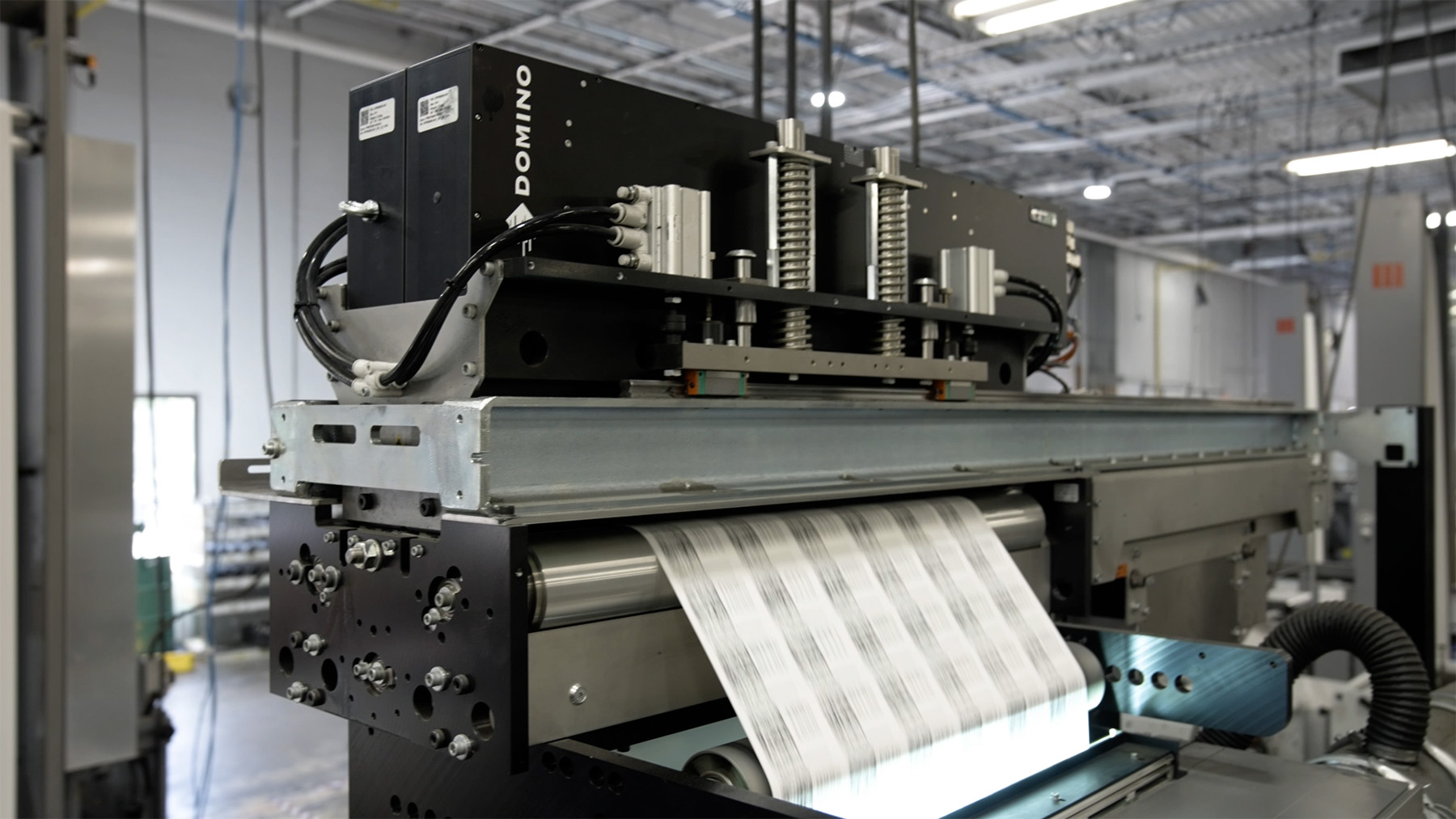 High-quality logistics labels printing at OMNI Systems | Domino