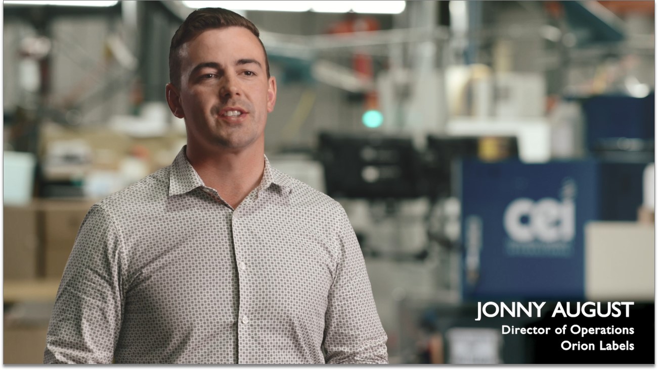 Jonny August von Orion Labels berichtet über die Hybriddruckmaschine CEI BossJet powered by Domino