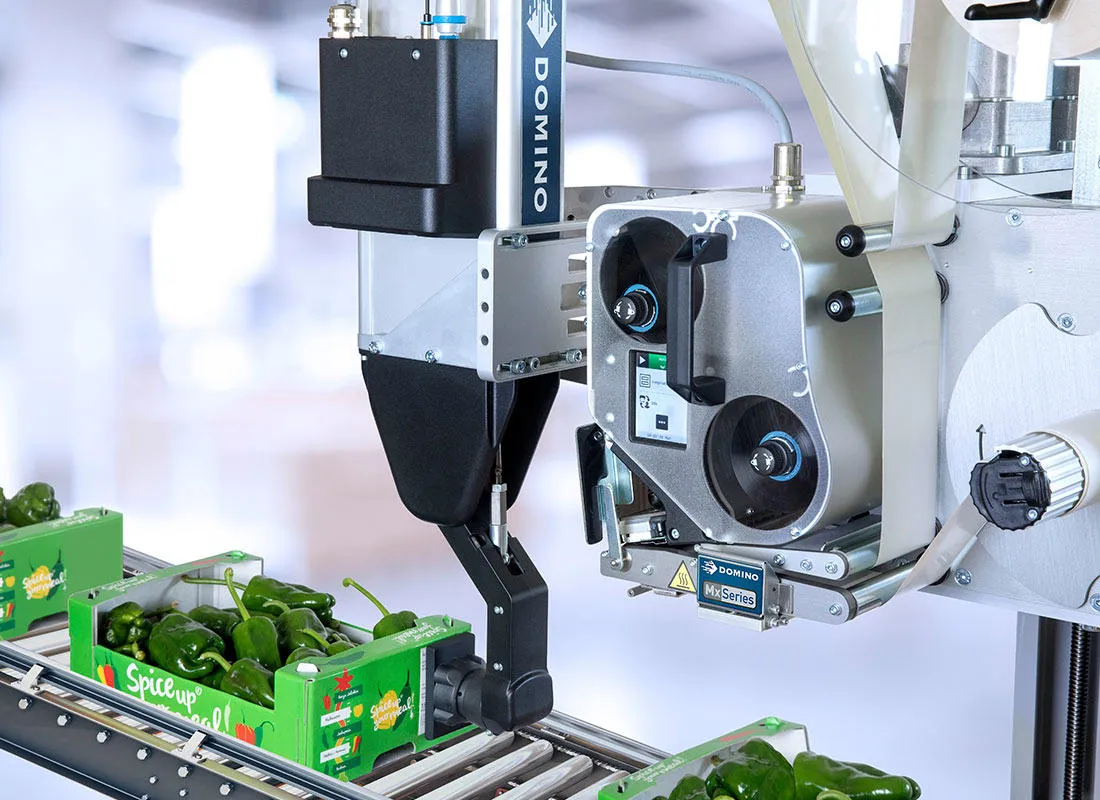 Mx350i-S im Etikettierprozess auf eine Box