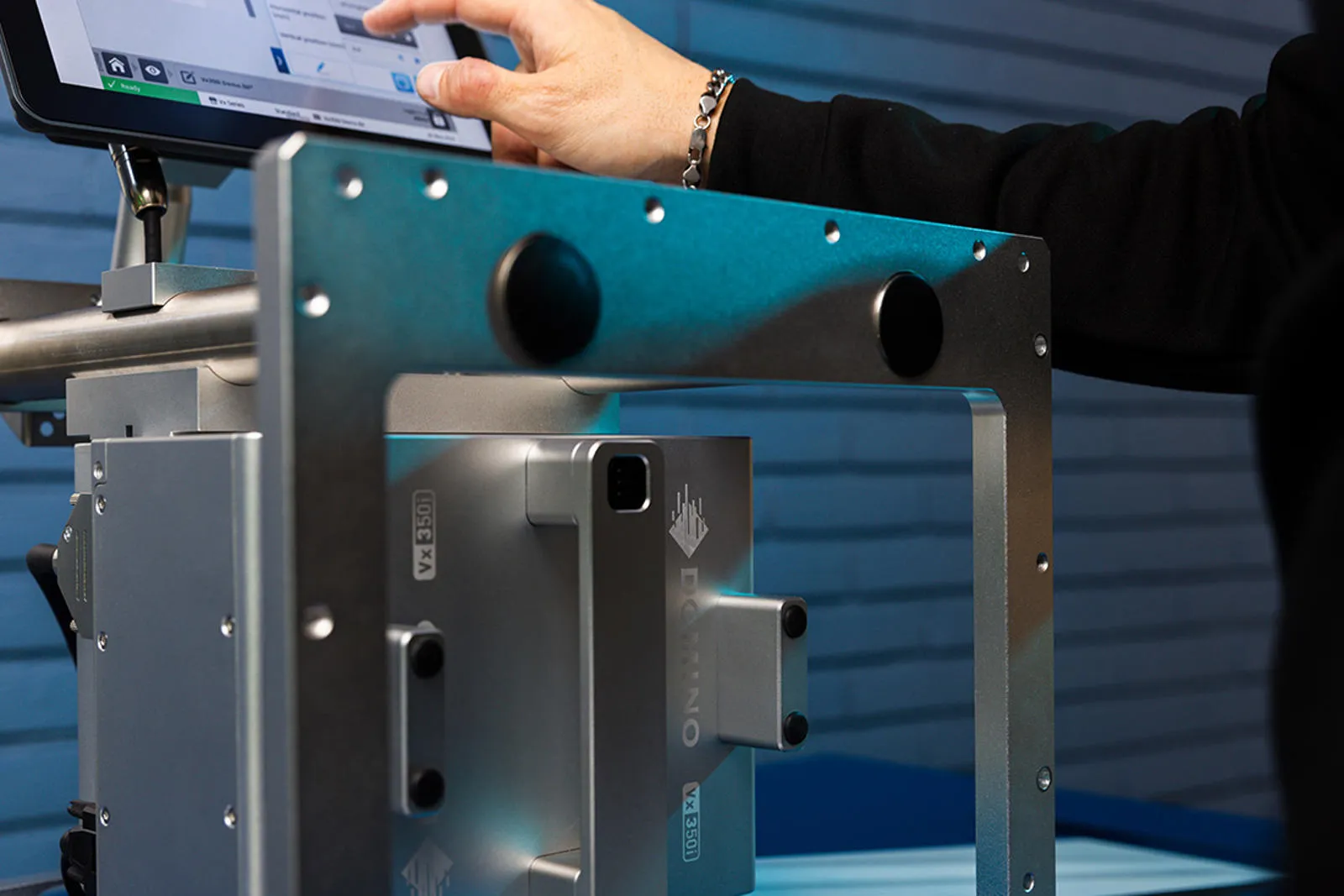 Thermal Transfer Overprinters (TTO) | Vx-Series | Domino Printing UK