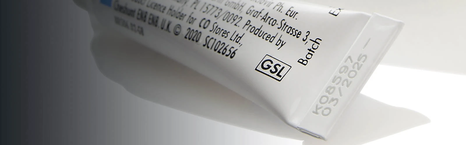 Domino D-Serie CO2 gas laser print op tube van metaal