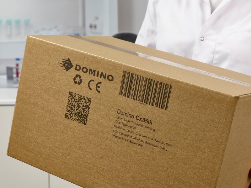 The Cx350i prints large label formats directly onto boxes and cases.
