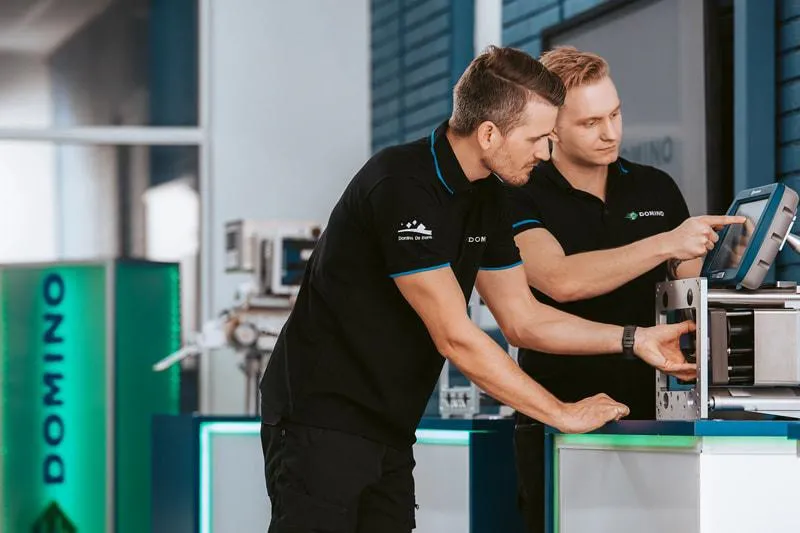 support-service-team-2_800x533px-min