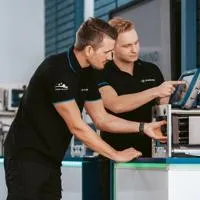 support-service-team-2_800x533px-min