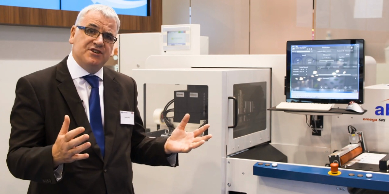 Philip Easton demonstrates high speed digital printing with Domino K600i